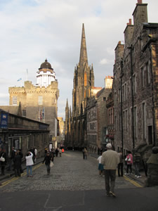 Start of the Royal Mile leaving the Castle Esplanade