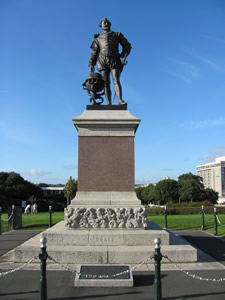 Statue of Drake