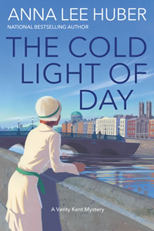 The Cold Light of Day - By Anna Lee Huber